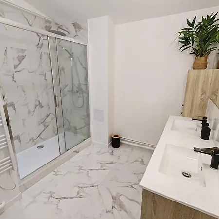 アパート Le Tranquille Centre ルーアン